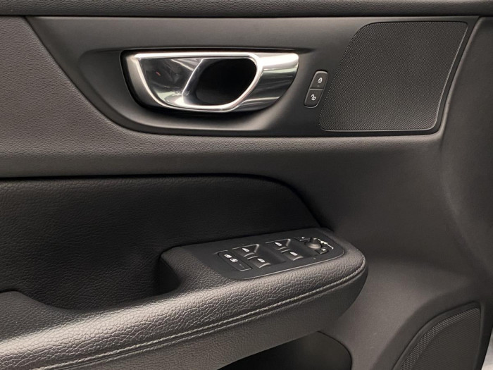 Volvo V60 T5 MOMENTUM AUT CZ REZERVACE 2.0 Momentum
