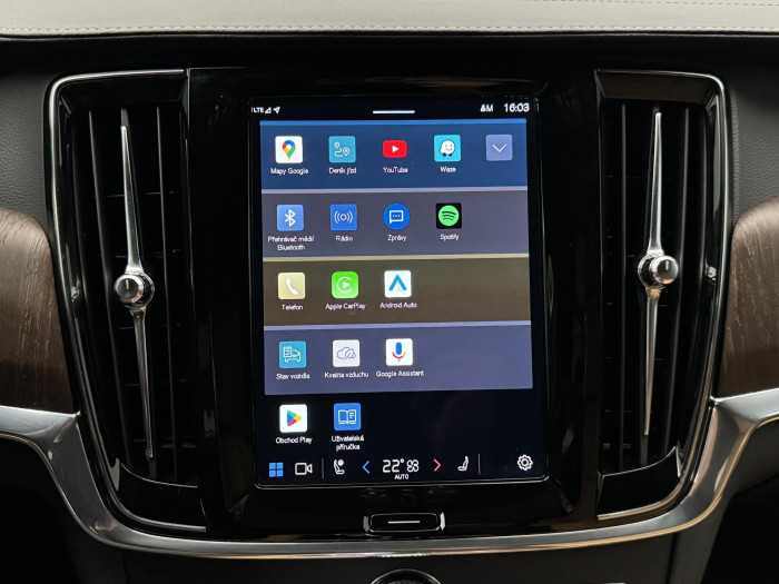 Volvo V90 B6 AWD ULTIMATE REZERVACE