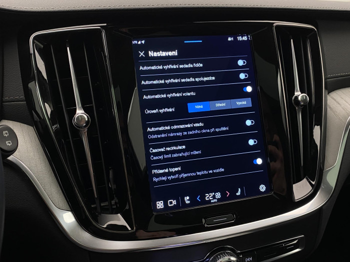 Volvo V60 CC B5 AWD BRIGHT REZERVACE 2.0 CC CC