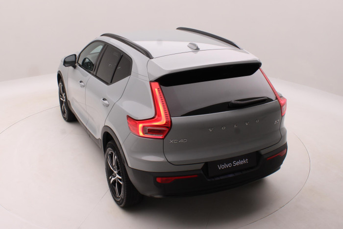 Volvo XC40 B3 DARK PLUS AUT CZ