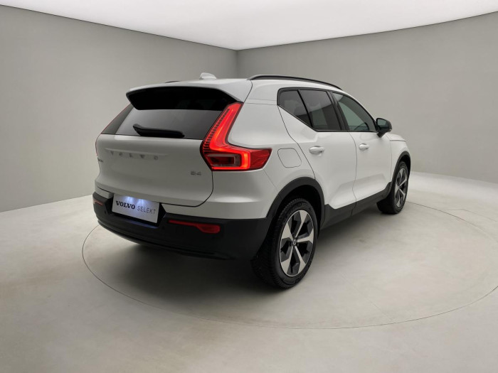 Volvo XC40 B4 PLUS DARK AUT REZERVACE