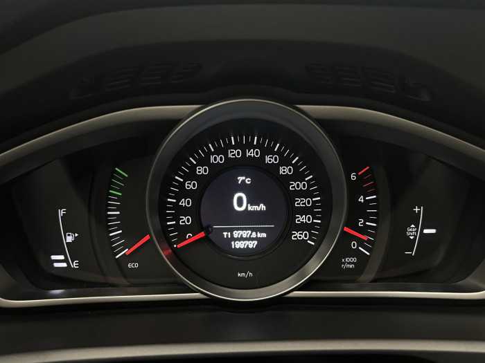 Volvo V40 D3 MOMENTUM CZ 2.0 d Momentum