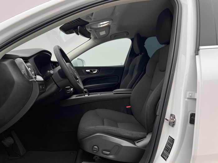 Volvo XC60 B4 AWD MOMENTUM PRO AUT CZ 2.0 Momentum