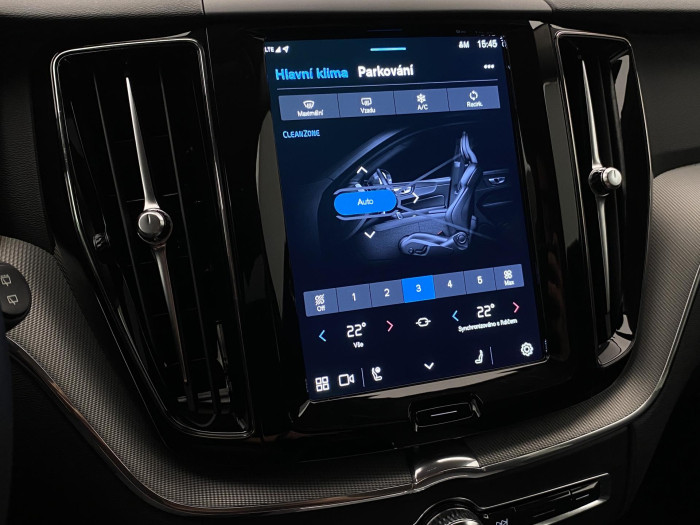 Volvo XC60 B4 AWD PLUS DARK AUT CZ