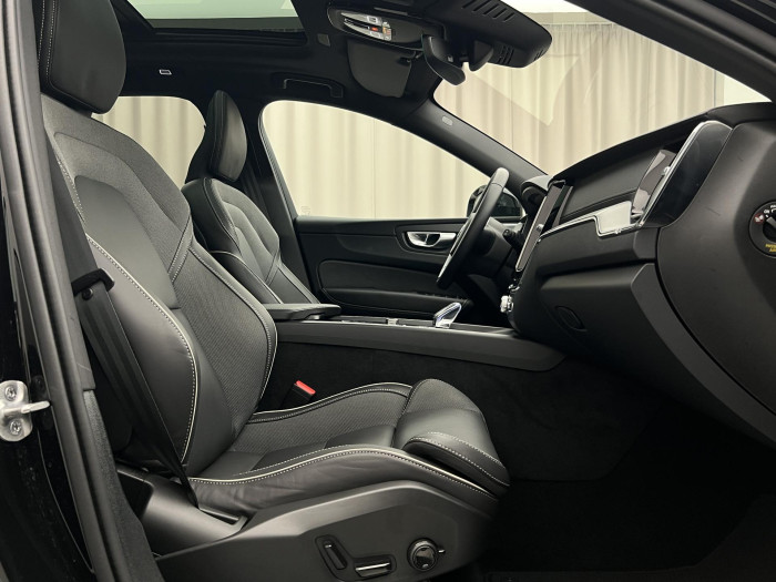 Volvo XC60 B5 AWD ULTRA BLACK EDITION AUT 2.0 Edition