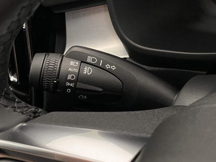 Volvo XC40 B3 AUT DARK PLUS