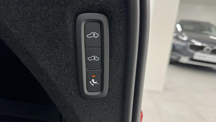 Volvo XC90 B5 AWD ULTIMATE AUT REZERVACE