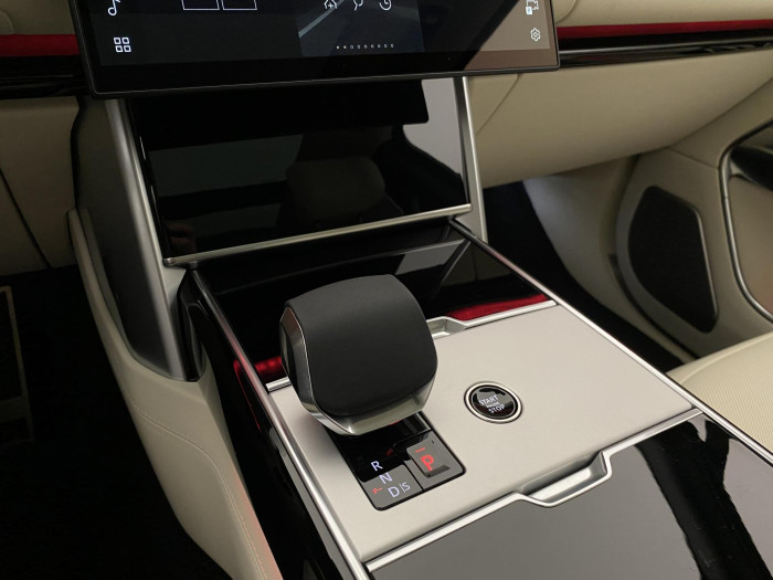 Land Rover Range Rover P530 AUTOBIOGRAPHY REZERVACE