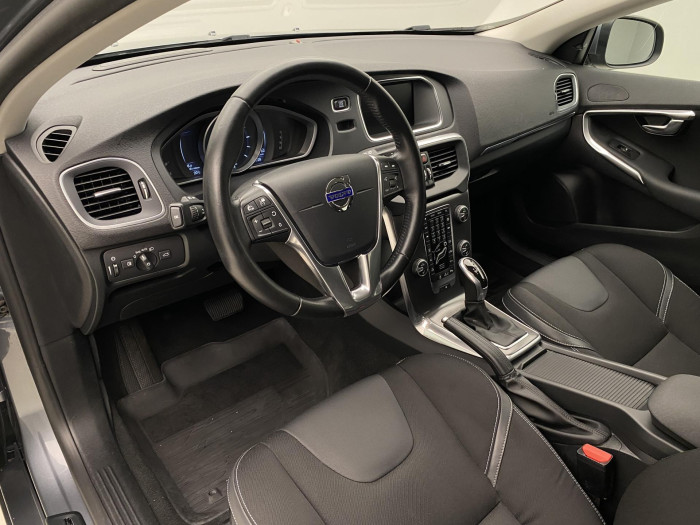 Volvo V40 D3 MOMENTUM AUT 2.0 d Momentum