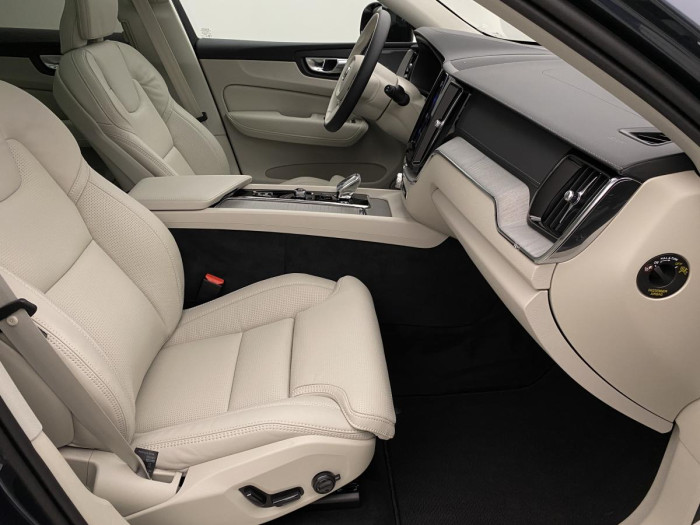 Volvo XC60 B4 AWD AUT DARK ULTIMATE