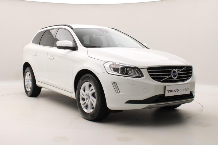 Volvo XC60 D4 AWD MOMENTUM REZERVACE 2.4 d Momentum