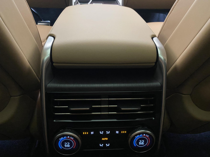 Land Rover Range Rover P550e AUTOBIOGRAPHY SWB