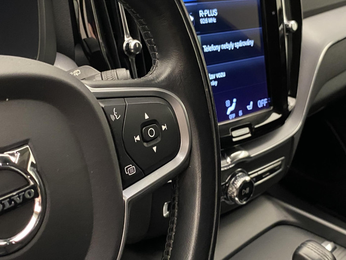 Volvo XC60 B4 AWD DARK PLUS AUT