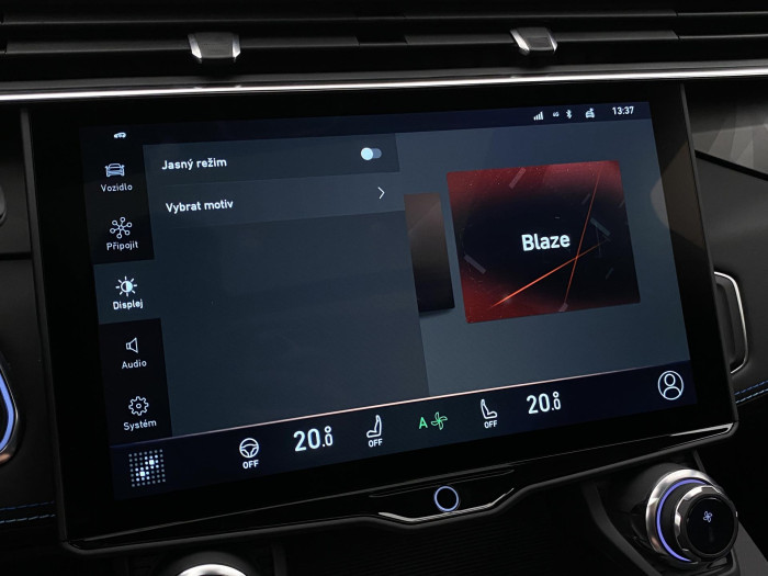 Lynk & Co 01 PHEV DCT AUT 1.maj