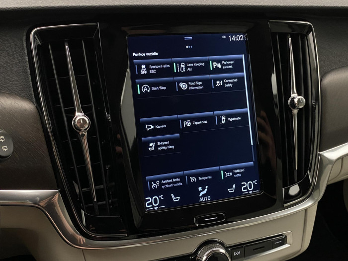Volvo V90 CC D5 AWD MOMENTUM AUT CZ 2.0 d CC CC Momentum