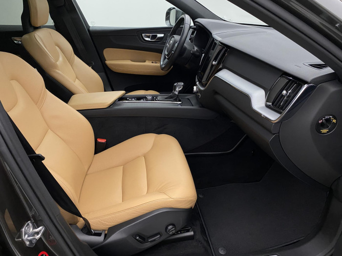Volvo XC60 T5 AWD MOMENTUM AUT 2.0 Momentum
