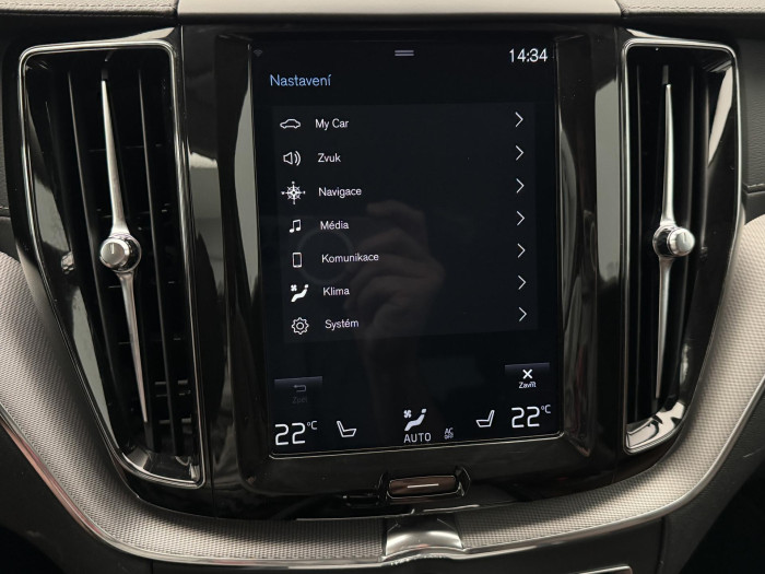 Volvo XC60 T5 AWD INSCRIPTION AUT CZ
