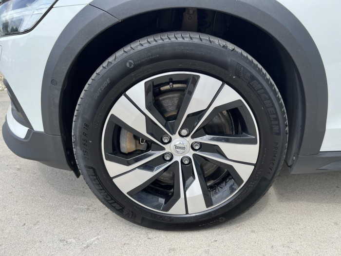 Volvo V60 CROSS COUNTRY B4 AWD Aut 1.maj