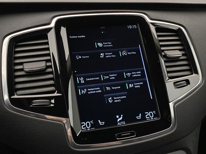 Volvo XC90 D5 AWD MOMENTUM AUT REZERVACE 2.0 d Momentum