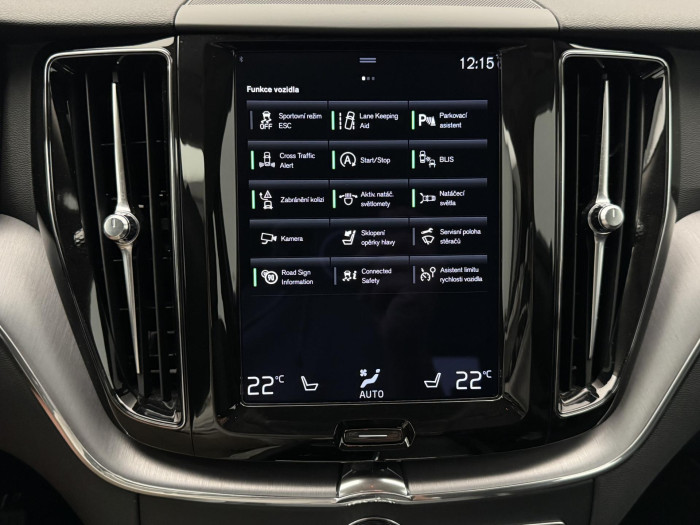 Volvo XC60 B4 AWD MOMENTUM PRO CZ 1.maj 2.0 Momentum