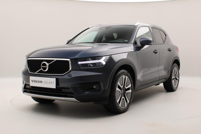 Volvo XC40 B4 MOMENTUM AUT REZERVACE 2.0 Momentum