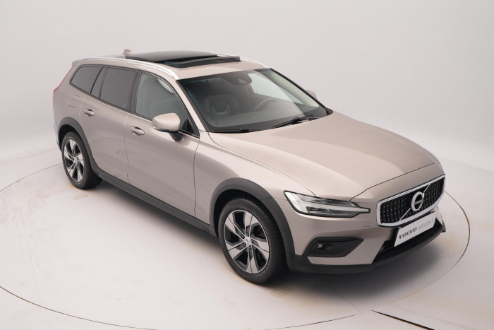 Volvo V60 CC B5 AWD PRO AUT CZ REZERVACE 2.0 CC CC