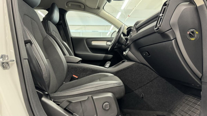 Volvo XC40 T5 TWIN ENGINE REZERVACE