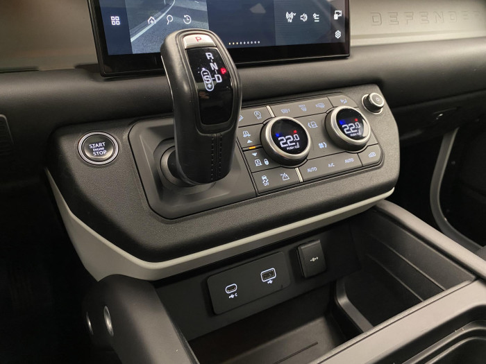 Land Rover Defender 110 P400 X-DYNAMIC HSE AWD CZ 3.0 Dynamic