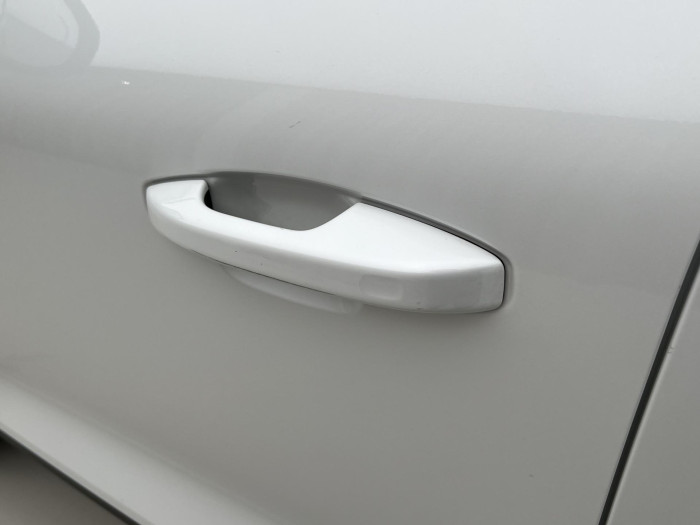 Volvo XC40 B3 ULTRA DARK AUT CZ