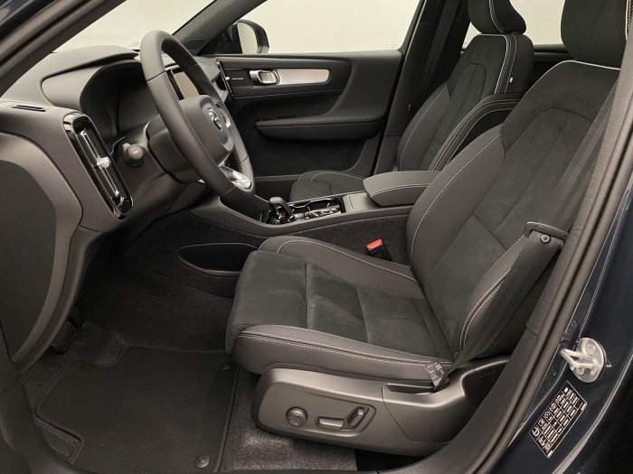 Volvo XC40 B3 AUT PLUS BLACK EDITION