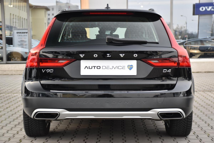 Volvo V90 D4 AWD MOMENTUM REZERVACE 2.0 d Momentum