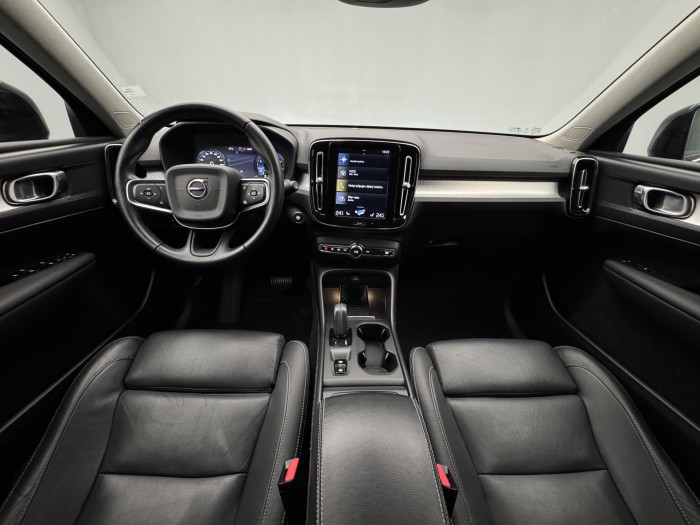 Volvo XC40 T5 AWD MOMENTUM PRO AUT 2.0 Momentum