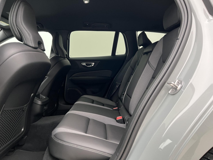 Volvo V60 B4 DARK PLUS