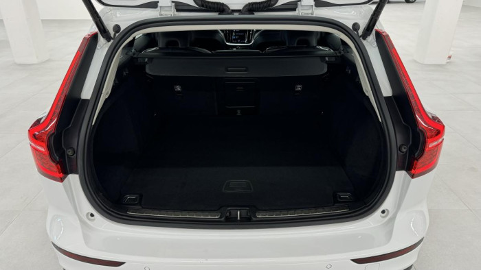 Volvo V60 T6 RECHARGE AWD REZERVACE