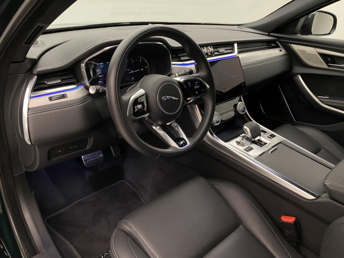 Jaguar XF D200 R-DYNAMIC REZERVACE 2.0 d Dynamic