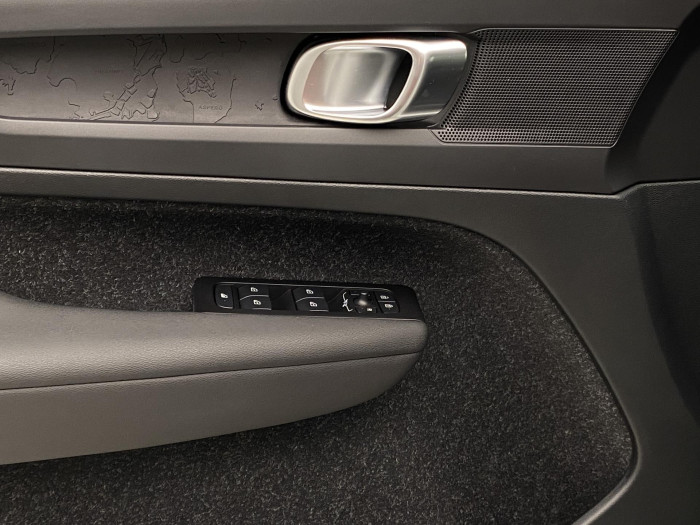 Volvo XC40 T3 KINETIC AUT CZ REZERVACE