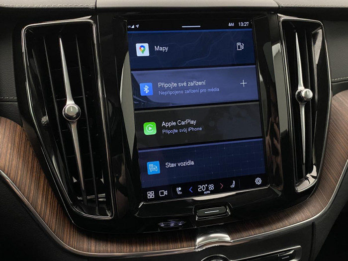 Volvo XC60 B5 AWD ULTIMATE REZERVACE