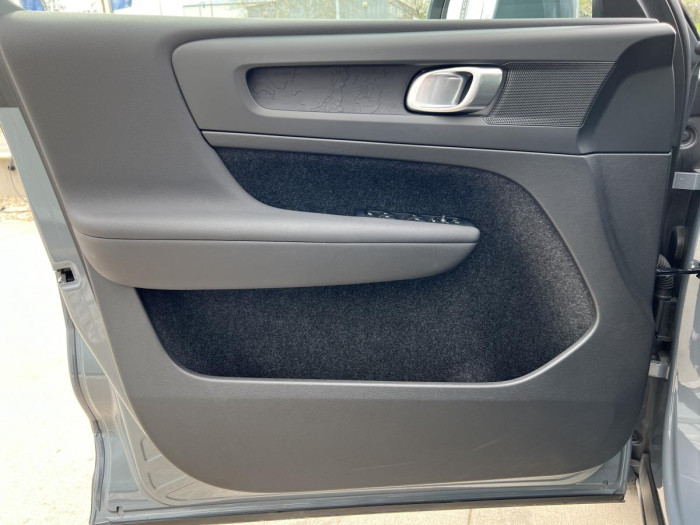 Volvo XC40 T2 ESSENTIAL CZ