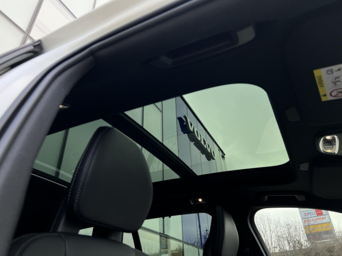 Volvo XC90 T8 AWD R-DESIGN 7 MÍSTNÁ Aut