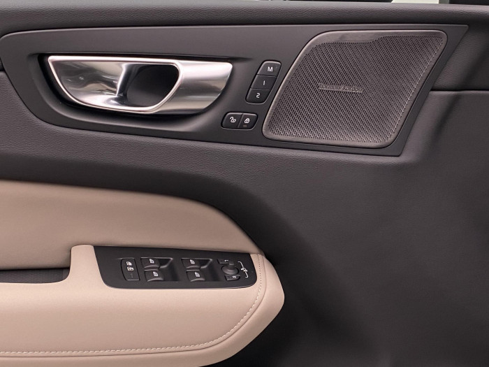 Volvo XC60 B5 AWD AUT DARK PLUS