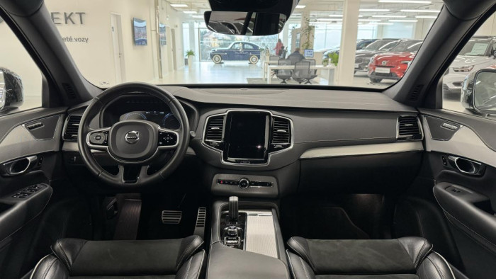 Volvo XC90 B5 AWD R-DESIGN AUT REZERVACE