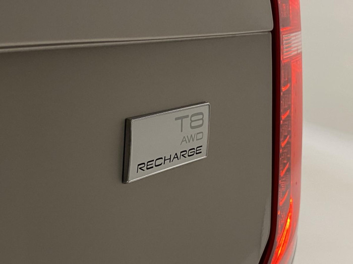 Volvo XC90 T8 AWD RECHARGE DARK ULTIMATE