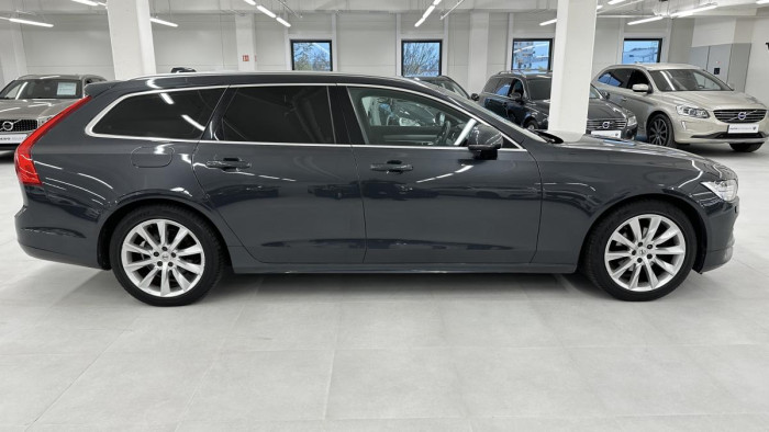 Volvo V90 D4 AWD MOMENTUM AUT REZERVACE 2.0 d Momentum
