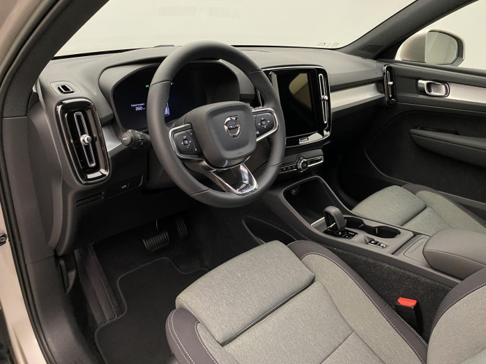 Volvo XC40 B3 CORE AUT CZ 1.maj