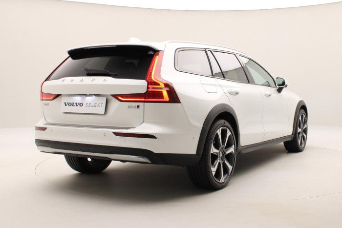 Volvo V60 CC B4 AWD ULTIMATE REZERVACE 2.0 CC CC