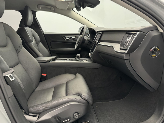 Volvo V60 CC B5 AWD PLUS AUT 1.maj