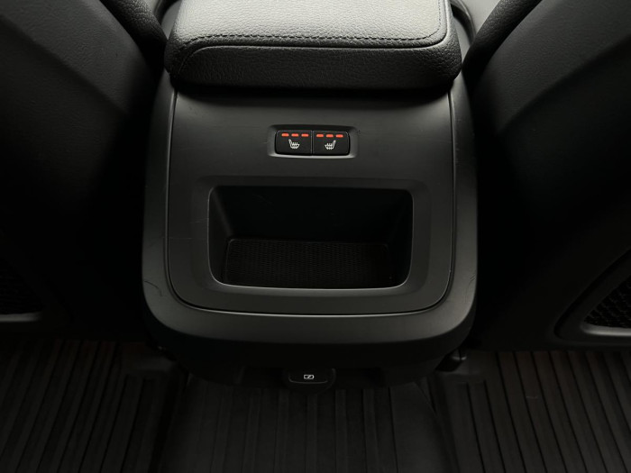 Volvo V60 CROSS COUNTRY B4 AWD REZERVACE