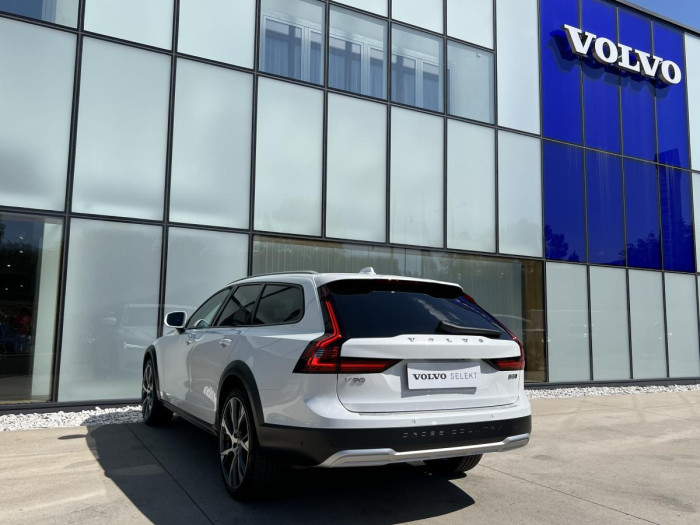 Volvo V90 CROSS COUNTRY B5 AWD Aut 1.maj