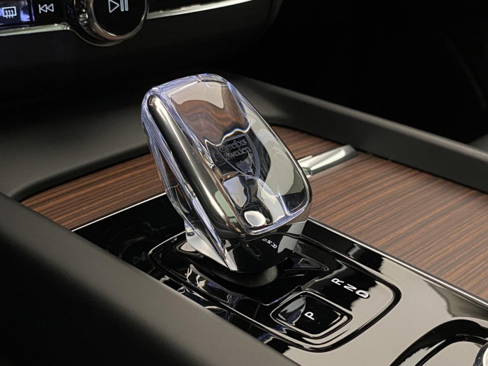 Volvo XC60 T6 AWD RECHARGE DARK ULTIMATE