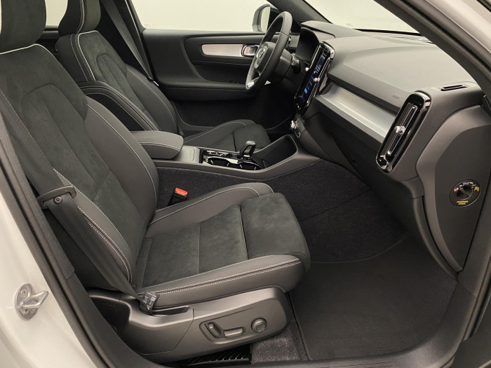 Volvo XC40 B3 AUT DARK PLUS